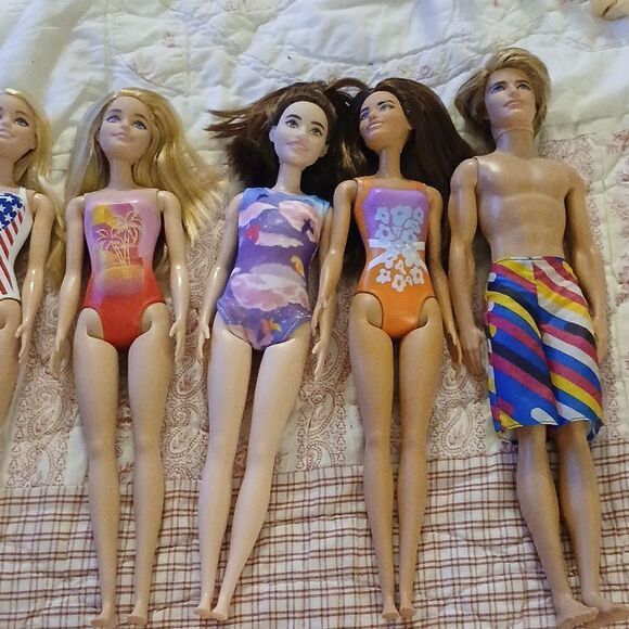 Barbies   - Picture 3 of 3